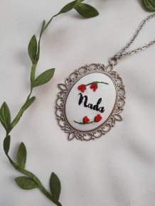 Embroidered necklace with name