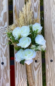 white wedding bouquet 