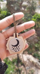 Embroidered wooden necklace with Crescent and stars
